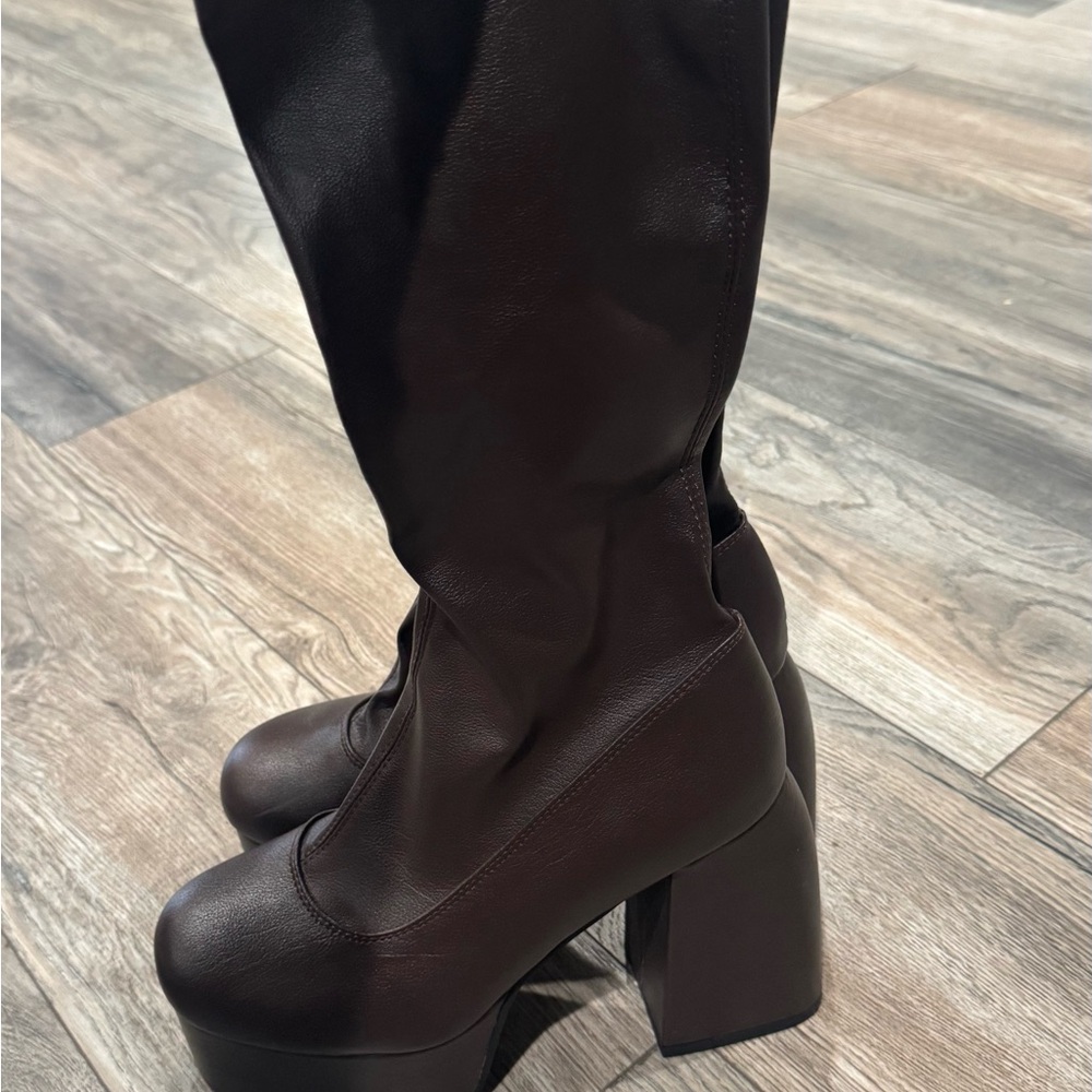 Amazon Black Platform Shoes with Comfort and Style